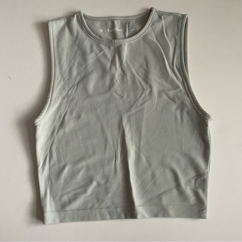 💚3/$15💚 TNA ACTION butter round neck Sleeveless active crop top